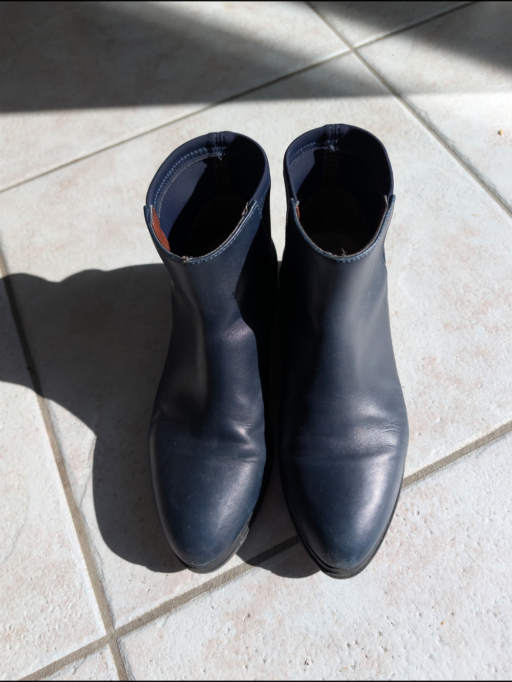 BCBGMaxAzria Men's Navy Leather Chukka Boots